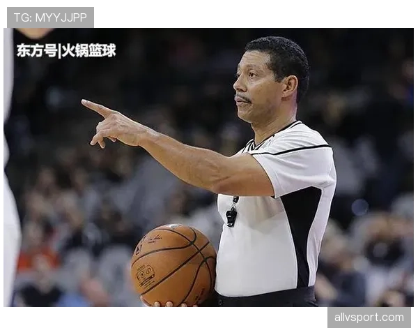 围堵裁判是否构成犯规？规则如何界定球员抗议行为